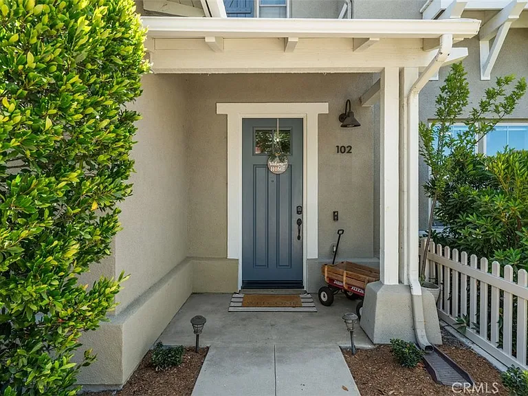 102 Sencillo Pl — Photo 5