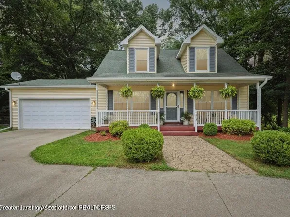 605 Michaels View Ln, Eaton Rapids, MI 48827