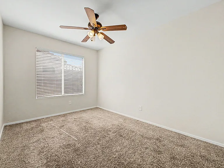 7435 W Louise Dr — Photo 16