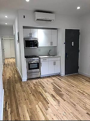 2nd image of 324 E 77th St APT 3A