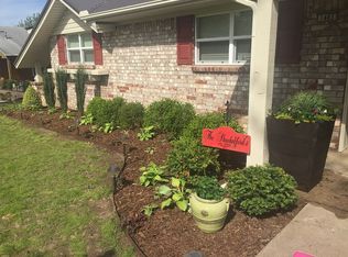 1403 Buena Vista Cir, Springdale, AR 72762