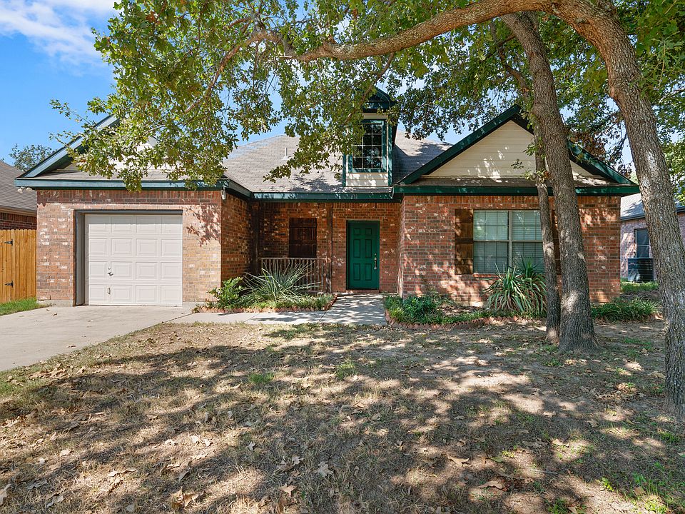 1st image of 811A Driftwood Dr