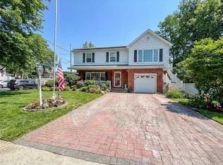 69 Stecher St, Staten Island, NY 10312