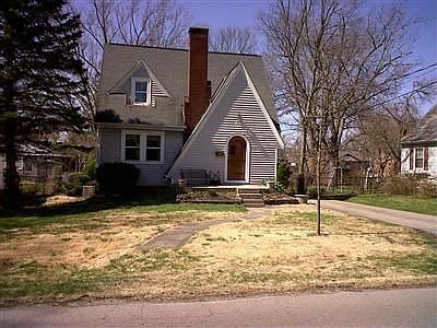 2nd image of 943 Forest Ave