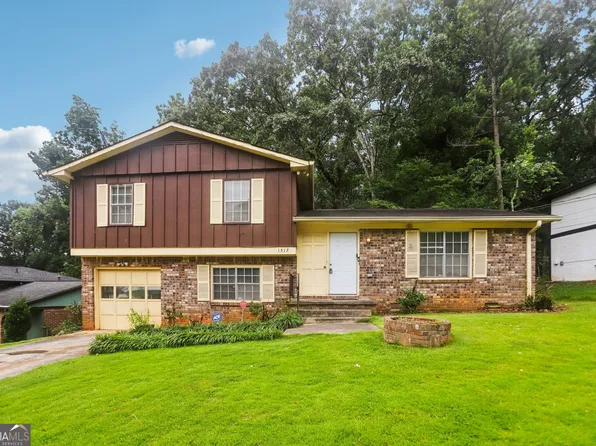 1517 Indian Forest Trl, Stone Mountain, GA 30083