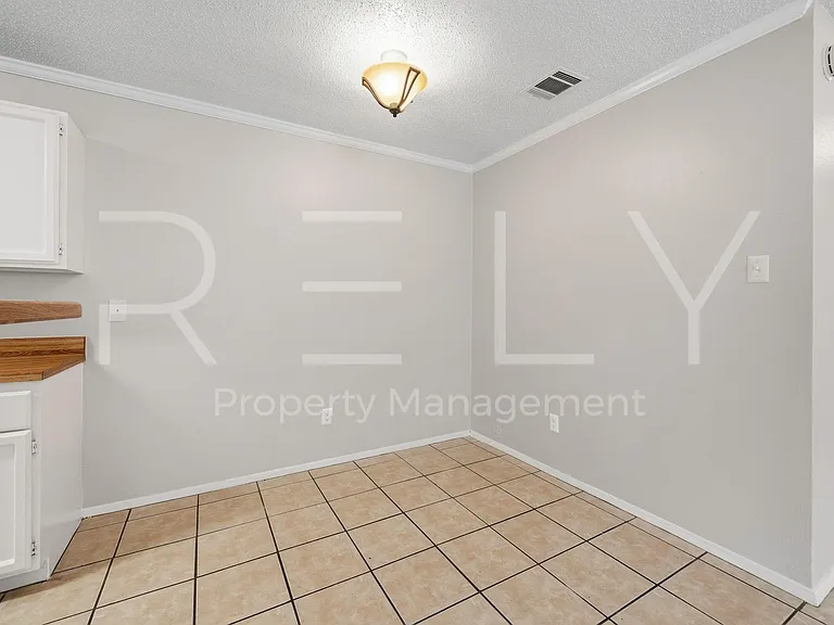 8001 W Gate Blvd #A — Photo 11