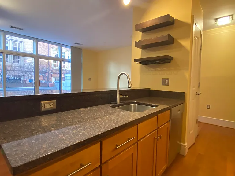 1654 Euclid St NW #105 — Photo 8
