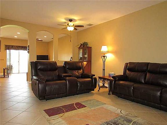 4th image of 1561 SE Wilshire Pl APT 103