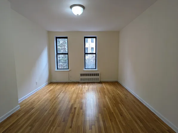 521 East 82nd Street image 1 of 7