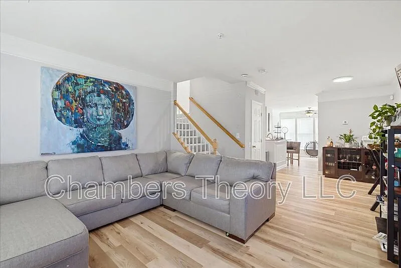 2 bed, 2.5 bath, 1360 sqft, $3,000 — Photo 4