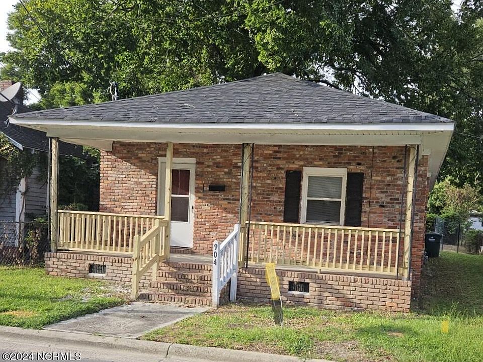 1st image of 904 Douglas Ave