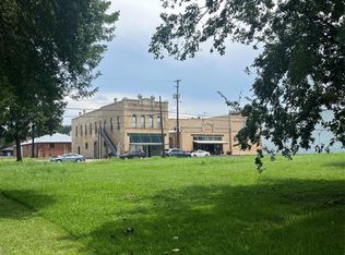 109 W Main St, Eagle Lake, TX 77434