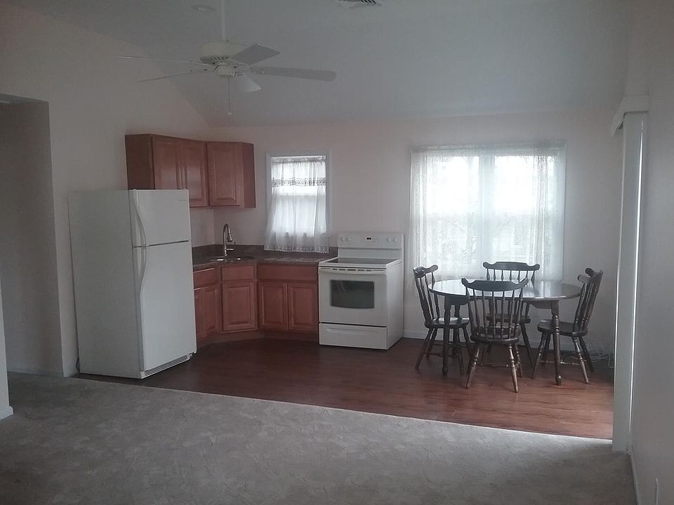 1st image of 29 Carrie Ave