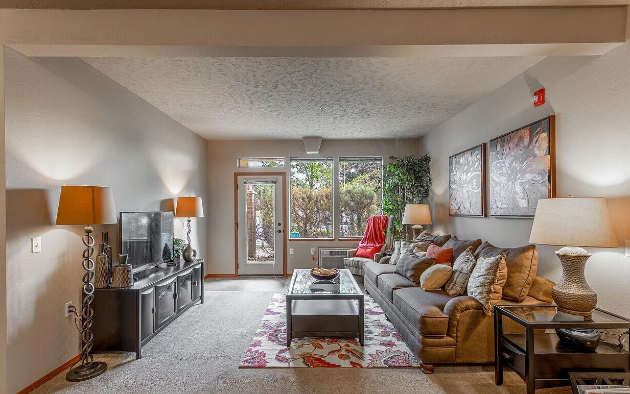Eagle Point Apartments — Photo 3