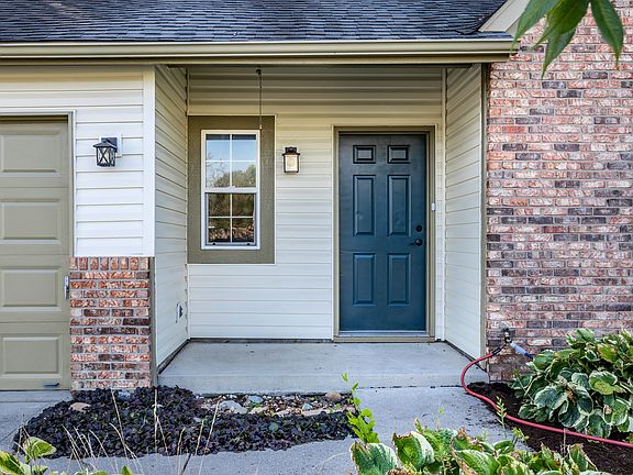 4th image of 577 Eagles Nest Ct