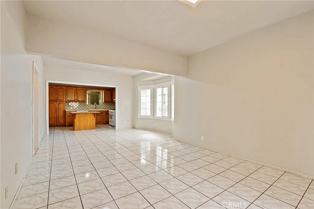2 bed, 991 sqft, $2,350 — Photo 4