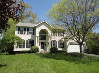 4422 W Gavin Ln, Libertyville, IL