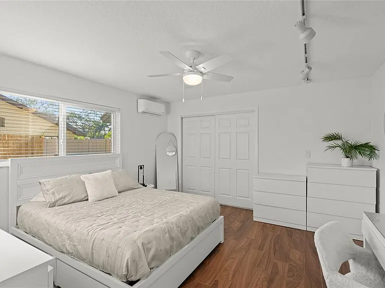 10285 Barry Dr — Photo 22