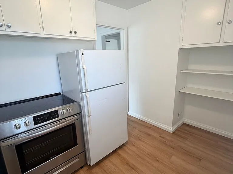 291-293 E Welby Ave #295 — Photo 12
