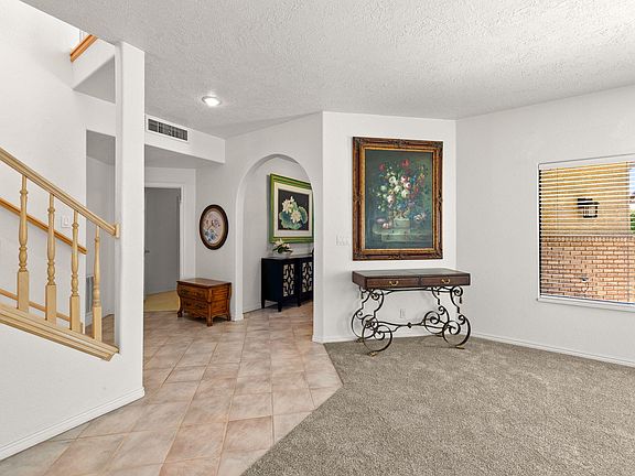 5th image of 579 N Ridgecrest Cir
