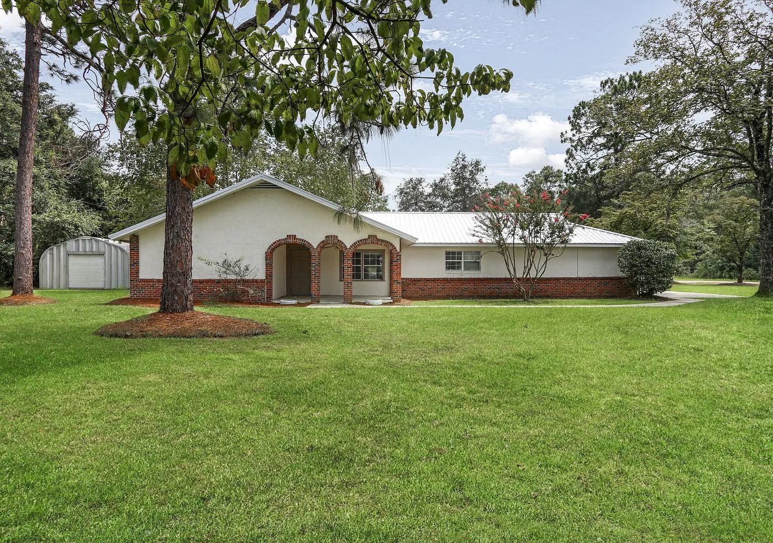 3bd 2.5ba Home For Rent! With Bonus Space! — Photo 1