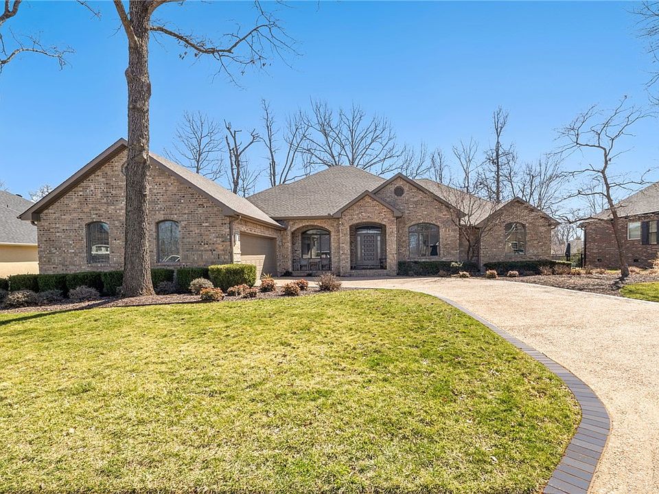 1st image of 35 Stonehenge Dr