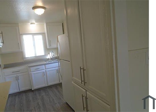 2nd image of 309 E Saint John St APT 3