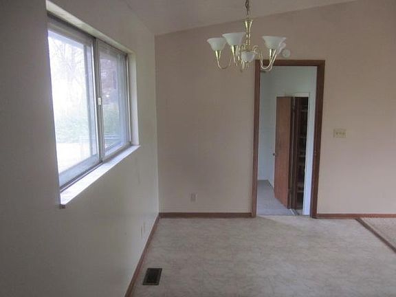 4th image of 5856 W Henry St