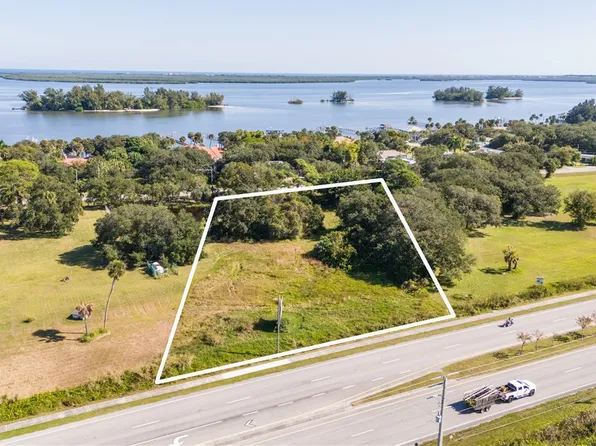 11515 S Indian River Dr, Sebastian, FL 32958