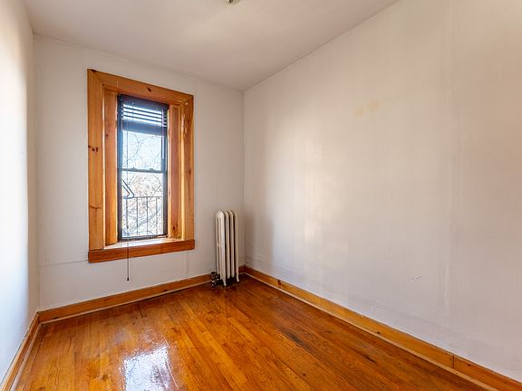 2nd image of 261 14th St #E3