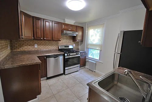 144 Main St #3 Photo 1