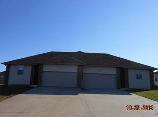 408 W Pawnee Ln, Clever, MO 65631