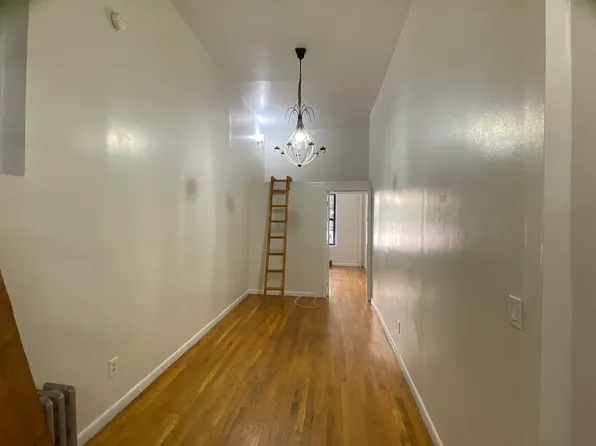 404 W 56th St APT 2, New York, NY 10019