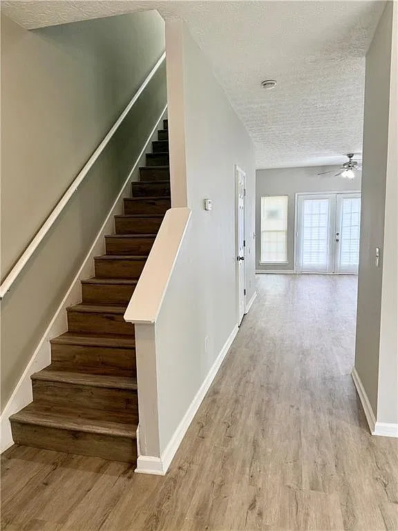 3 bed, 2.5 bath, 1632 sqft, $1,795 — Photo 3