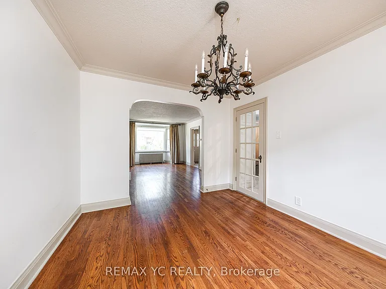 425 Broadway Ave — Photo 5