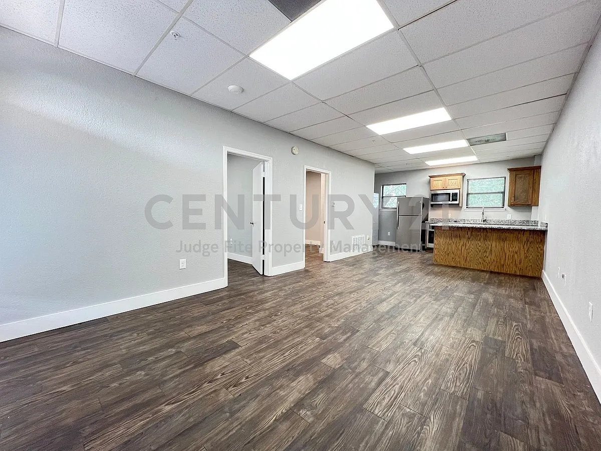 Building Photo - 919 S Carroll Blvd #200