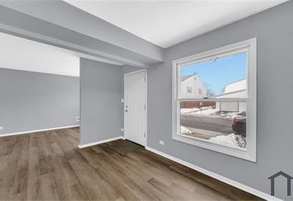 4th image of 1793 Queensbury Cir