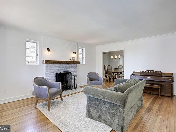 5th image of 10507 Meredith Ave