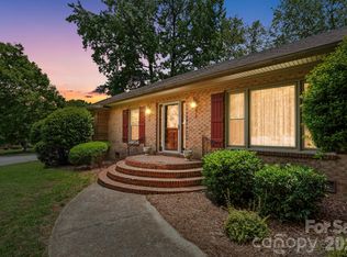 5705 Foxcrest Dr, Mint Hill, NC 28227
