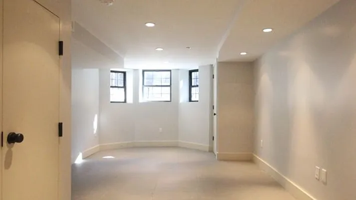 Rented by Nooklyn NYC LLC | media 10