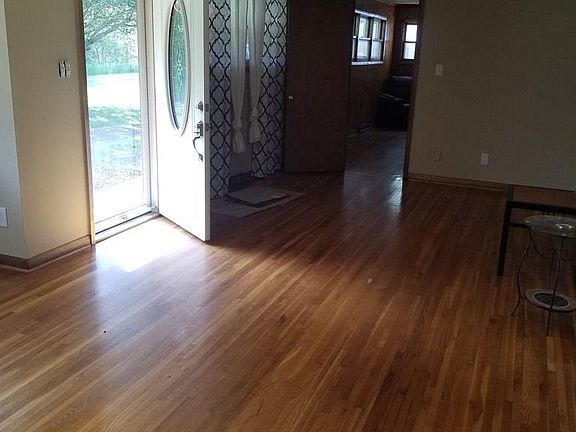 5th image of 290-298 Arden Cir
