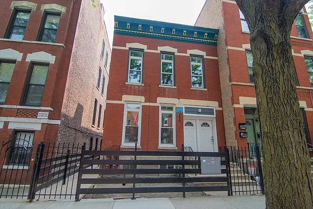 3 bed, 2.0 bath, $3,300 — Photo 2