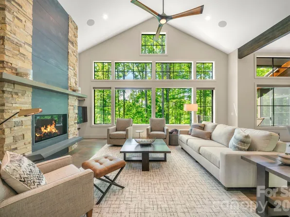 154 Wandering Oaks Way, Asheville, NC 28805
