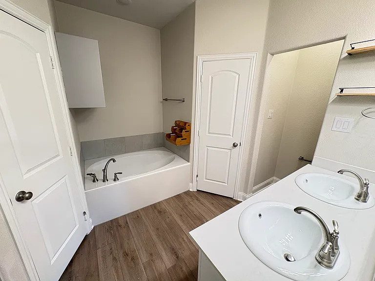 2903 Diamondback Dr — Photo 3