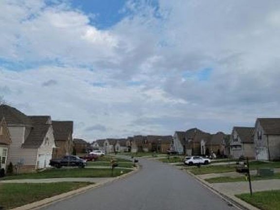 Exterior Neighborhood (street photo)