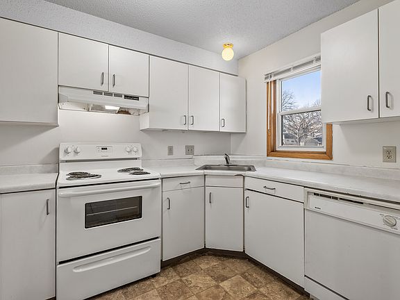 2nd image of 2637 Cole Ave SE #123