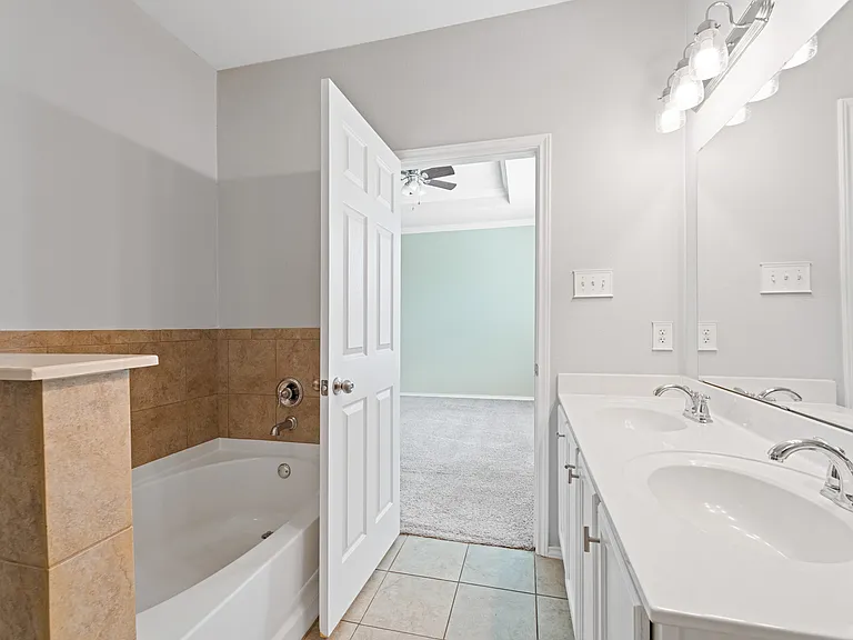 9210 Sandyford Ct — Photo 14