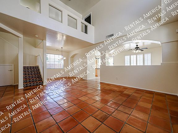 4th image of 528 W Mountain Sage Dr