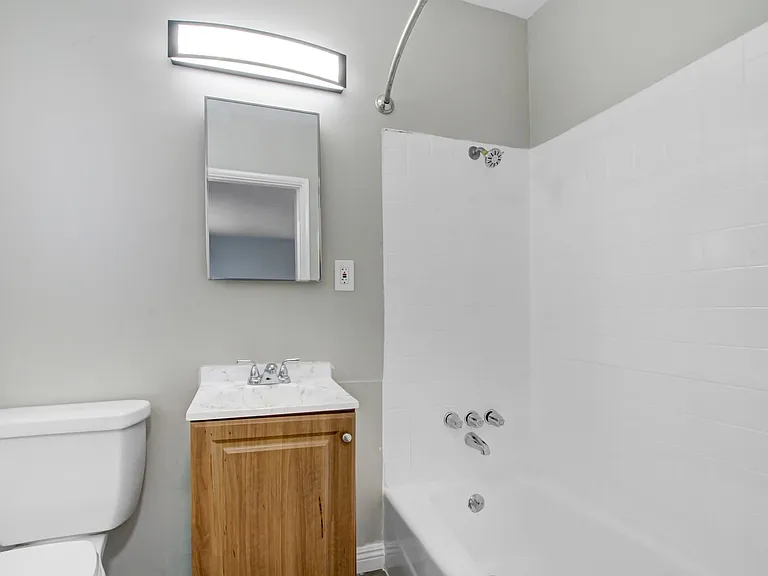 Potomac Apartments — Photo 11