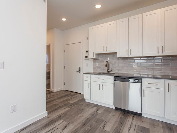 2nd image of 1629 W Girard Ave APT 4B
